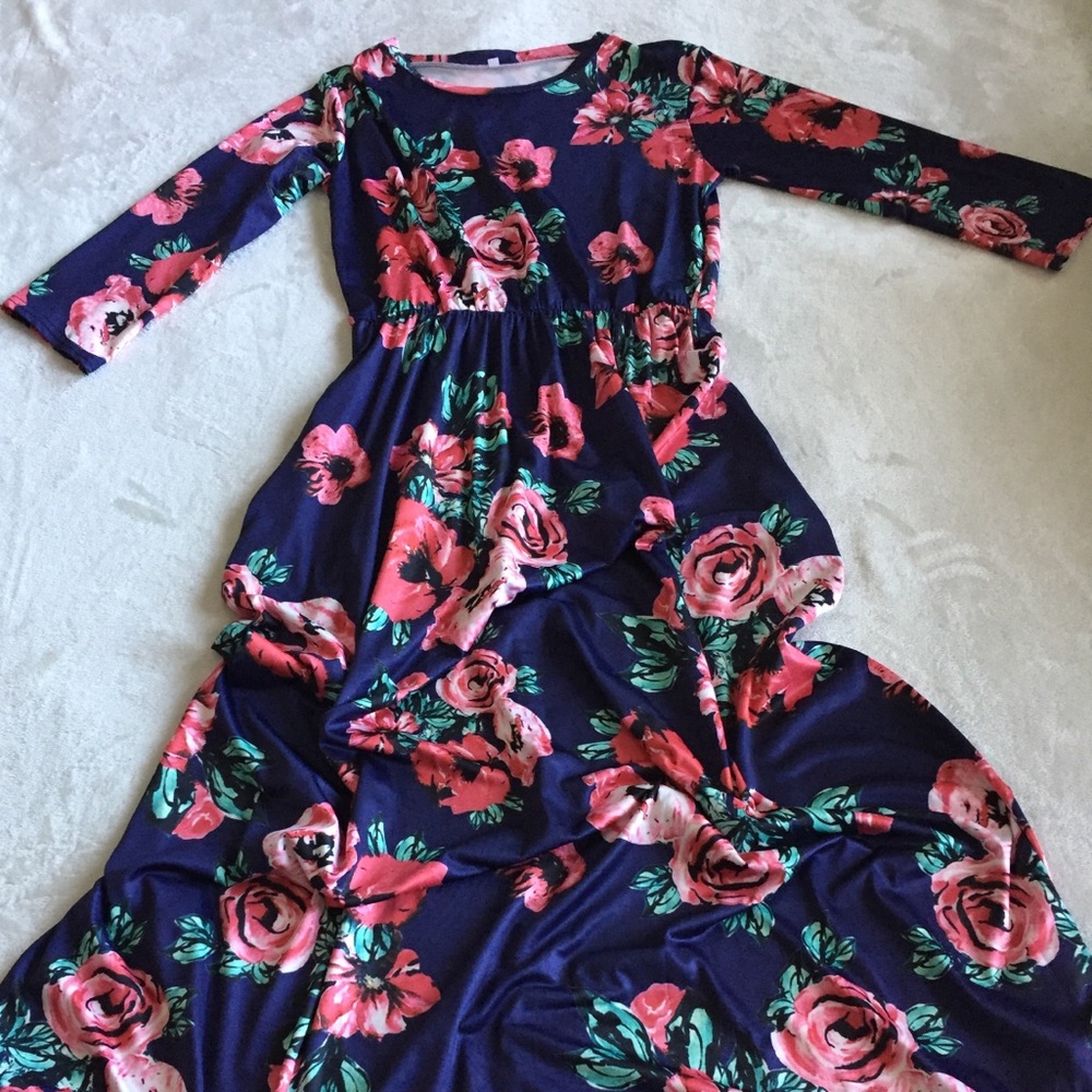 Women’s long floral print dress size S